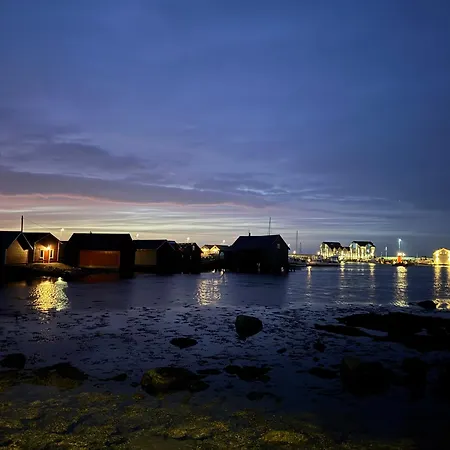 Holiday home Pa Haroya Alesund